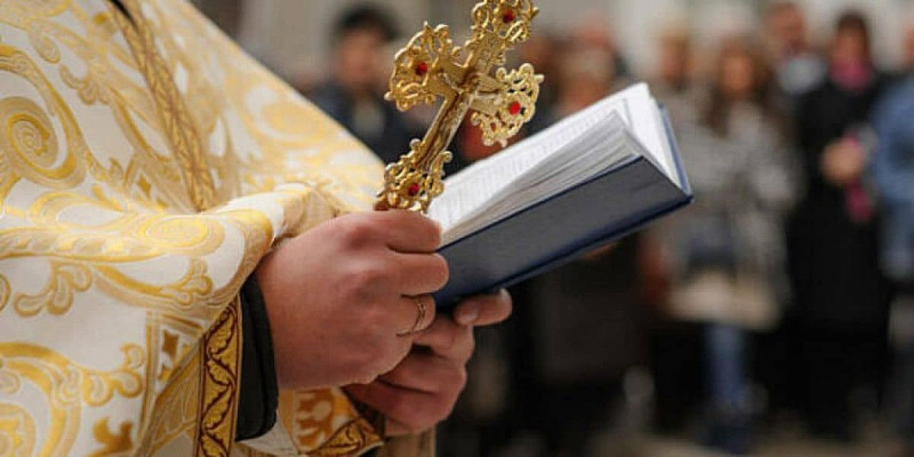 Trei preoți din Moldova, implicați în campania electorală: Riscă amenzi.
