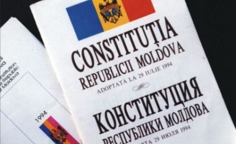 "Este inadmisibil ca limitele normelor constituționale să fie forțate, de dragul unor dividende politice, în scopuri înguste, de partid”, se arată în mesajul preşedintelui. 