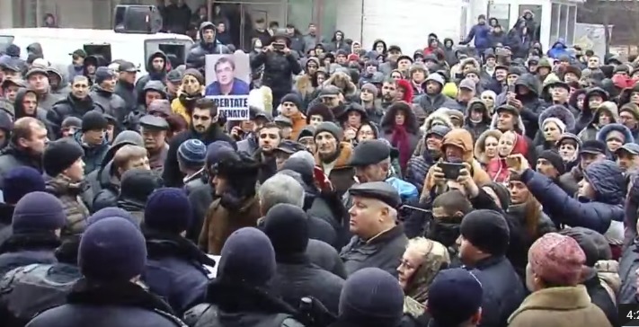 На митинге в поддержку Усатого потребовали распустить парламент.