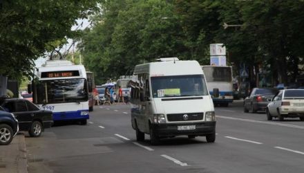 Amenzile vor fi aplicate nu doar şoferilor care nu eliberează biletul de călătorie, dar şi pasagerilor.