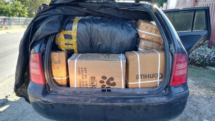 Таможенники пресекли попытку контрабанды одежды на 100 тысяч леев.
