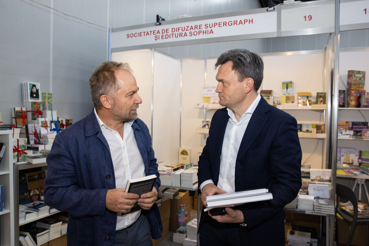Речан на Bookfestе: Призываю проявлять любознательность, преданность своему делу.