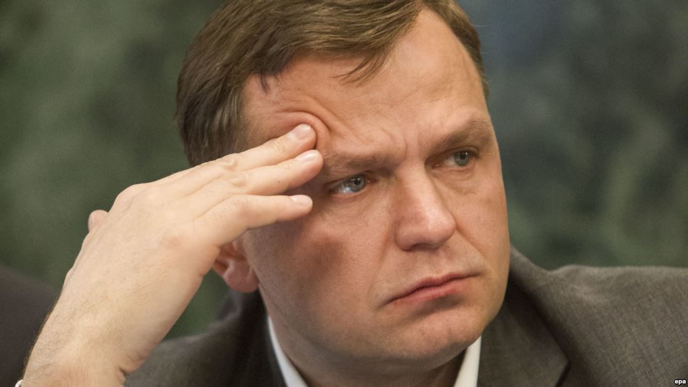 Năstase, despre „cadourile” pe care i le pregătesc deputații lui Timofti.