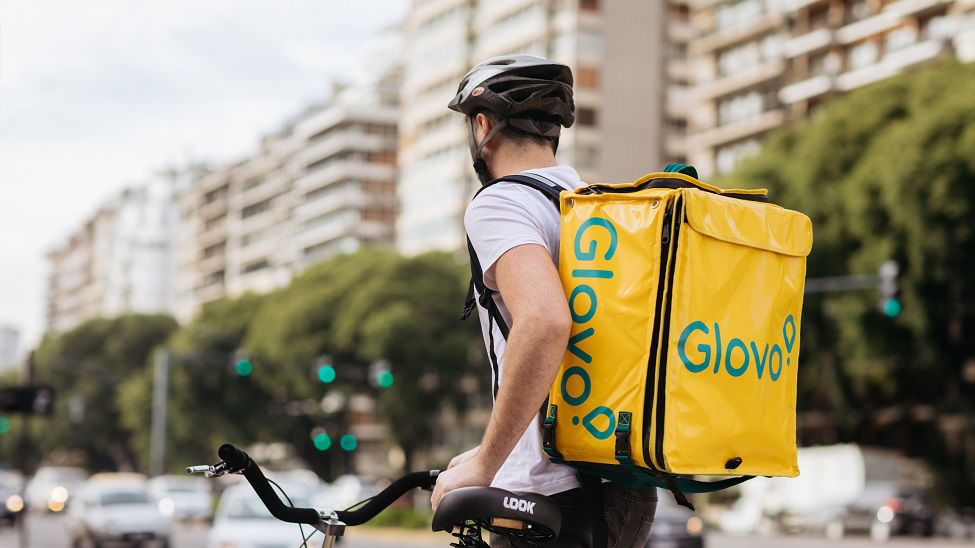 Glovo уволит сотрудников по всему миру из-за сокращения заказов.