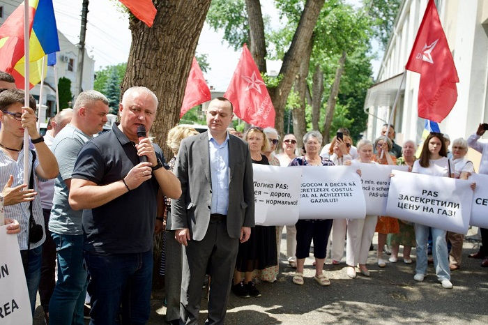 Dodon: Oamenii nu își permit să plătească astfel de tarife.