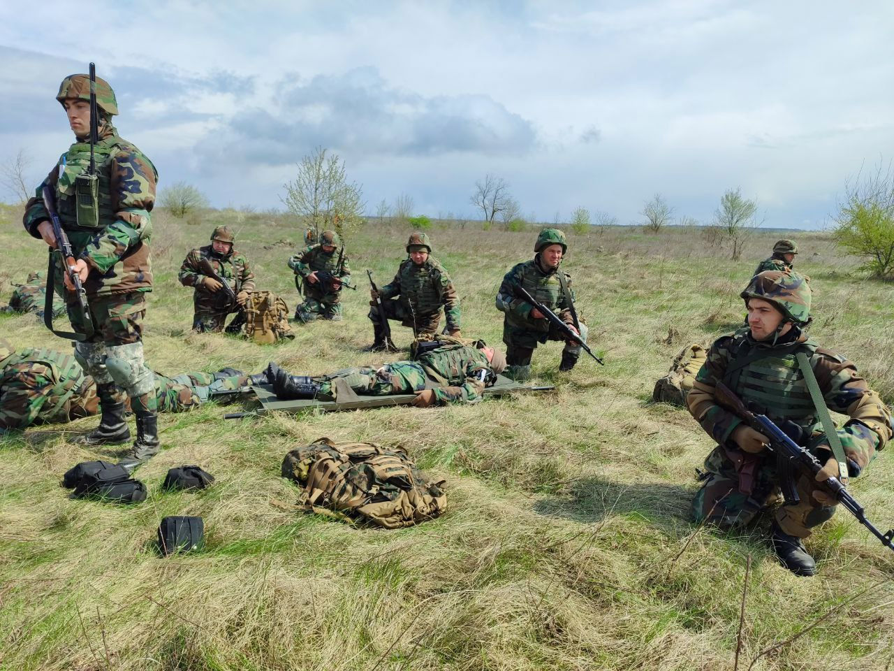 Instrucțiuni militare pentru rezerviști: Exerciții de pregătire la poligonul Bulboaca.