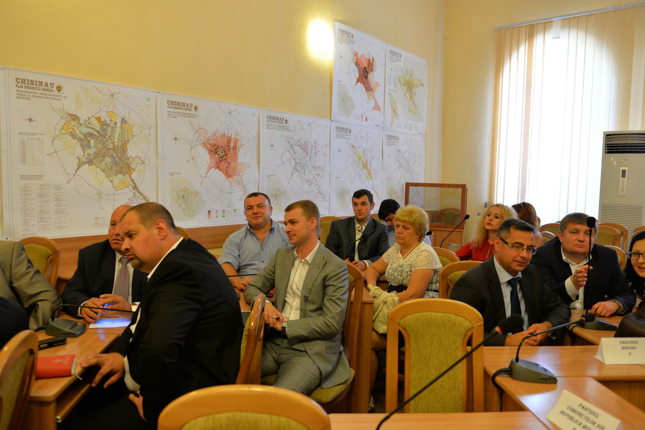 Муниципальные советники ПСРМ уже начали прием граждан, которые написали о своих проблемах на сайте.