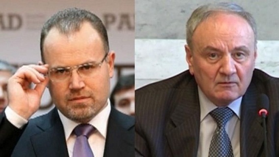Godea a declarat că regretă că şeful statului a admis oferirea drepturilor depline unui guvern demis pentru fapte de corupţie.