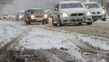Codul galben de condiții complicate ale vremii rămâne valabil pentru astăzi și mâine.