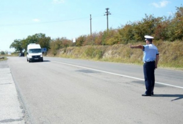 Un bărbat în vârstă de 36 de ani a avut nevoie de îngrijiri medicale după ce a fost agresat de către doi indivizi necunoscuţi.