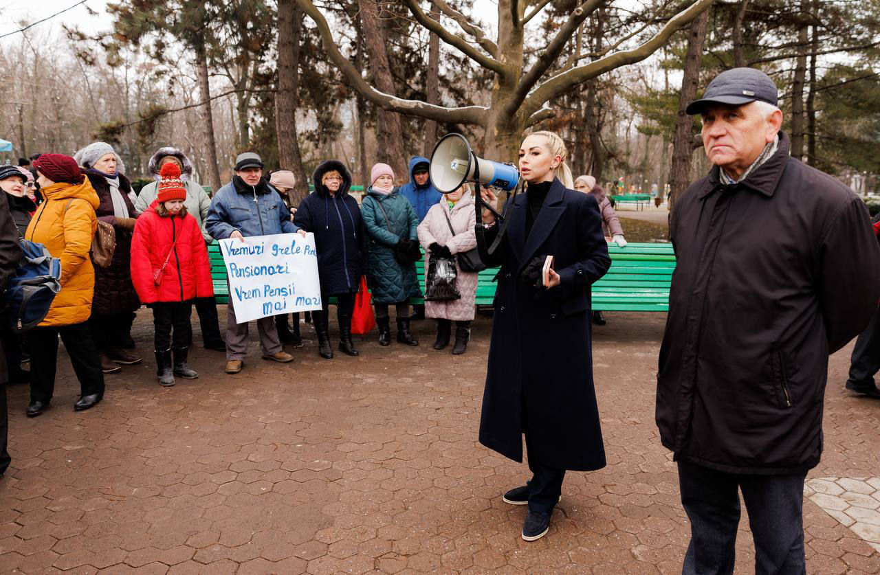 Партия "Шор" оспорила в КС индексацию пенсий: в столице прошел протест.