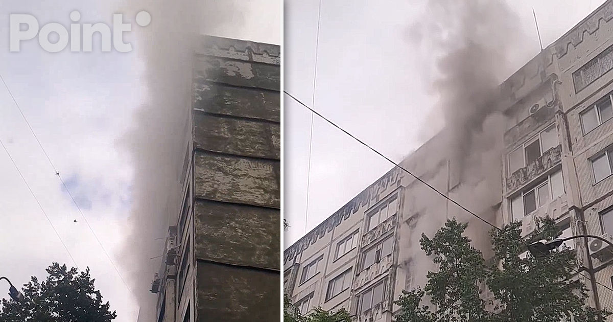 În scara unui bloc de locuințe din Capitală a izbucnit un incendiu.