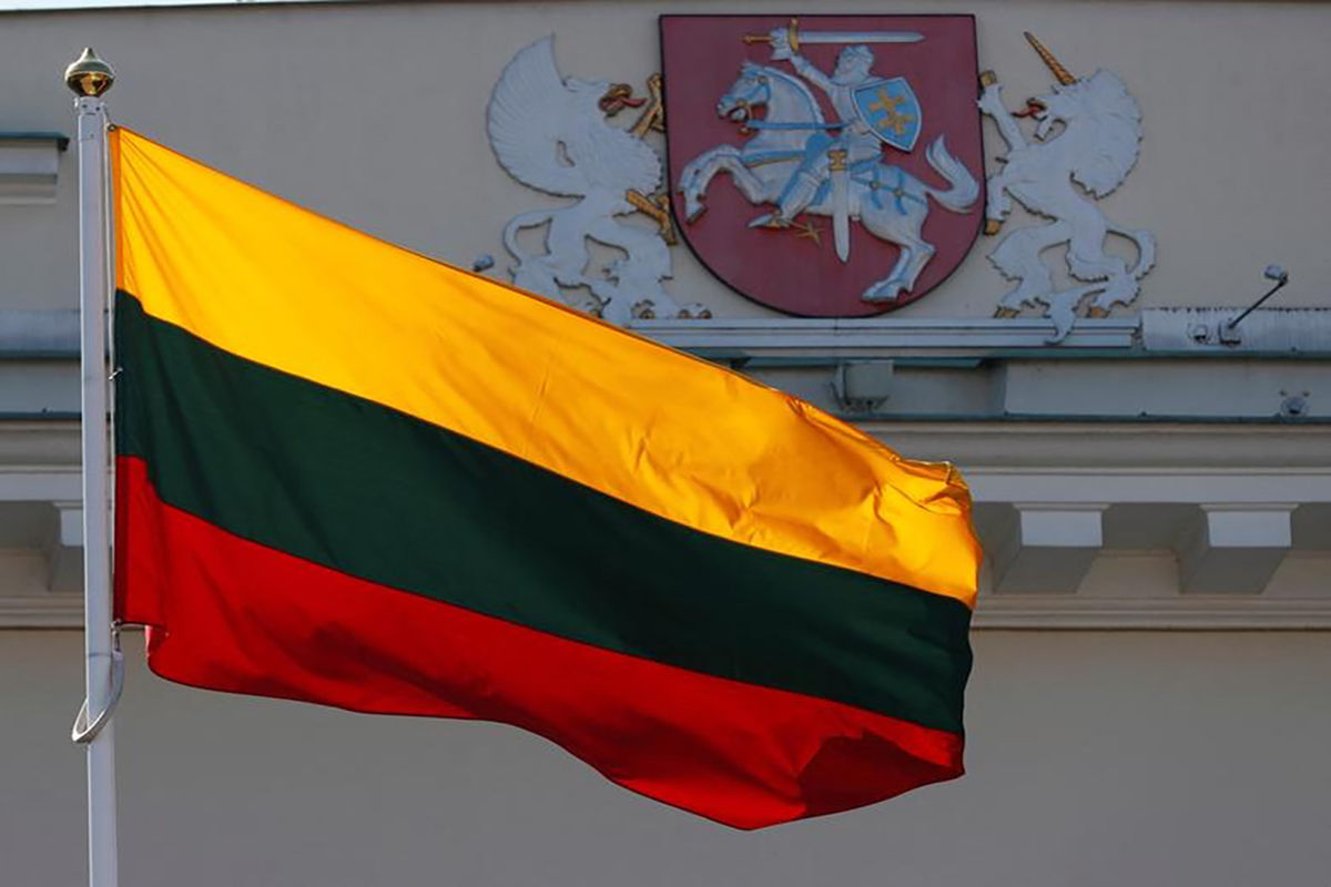 Правительство Литвы одобрило запрет ввоза нацистской и советской символики.
