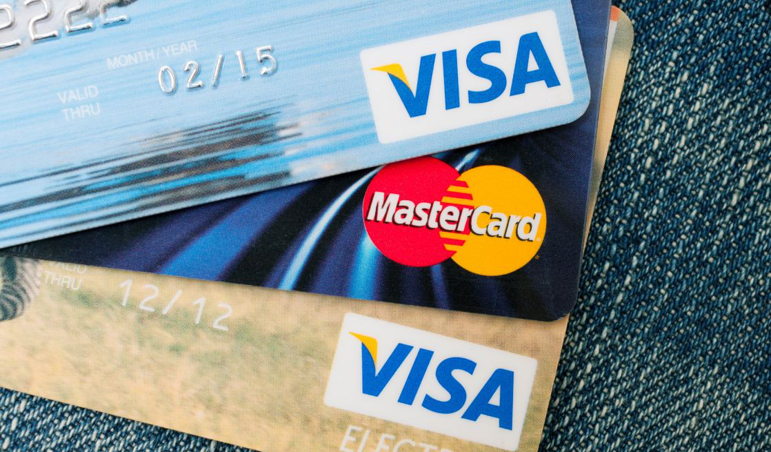 Visa и Mastercard приостанавливают деятельность в России.