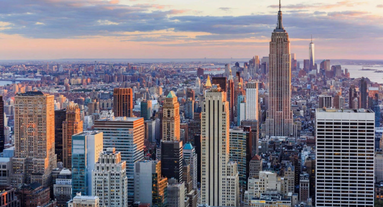 New York a devenit primul stat din SUA care a interzis stabilirea chiriei cu ajutorul inteligenței artificiale.