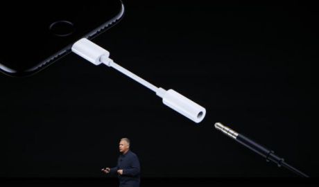 Următorul model iPhone ar putea veni cu o schimbare majoră. Foto: Gulliver/ Getty Images