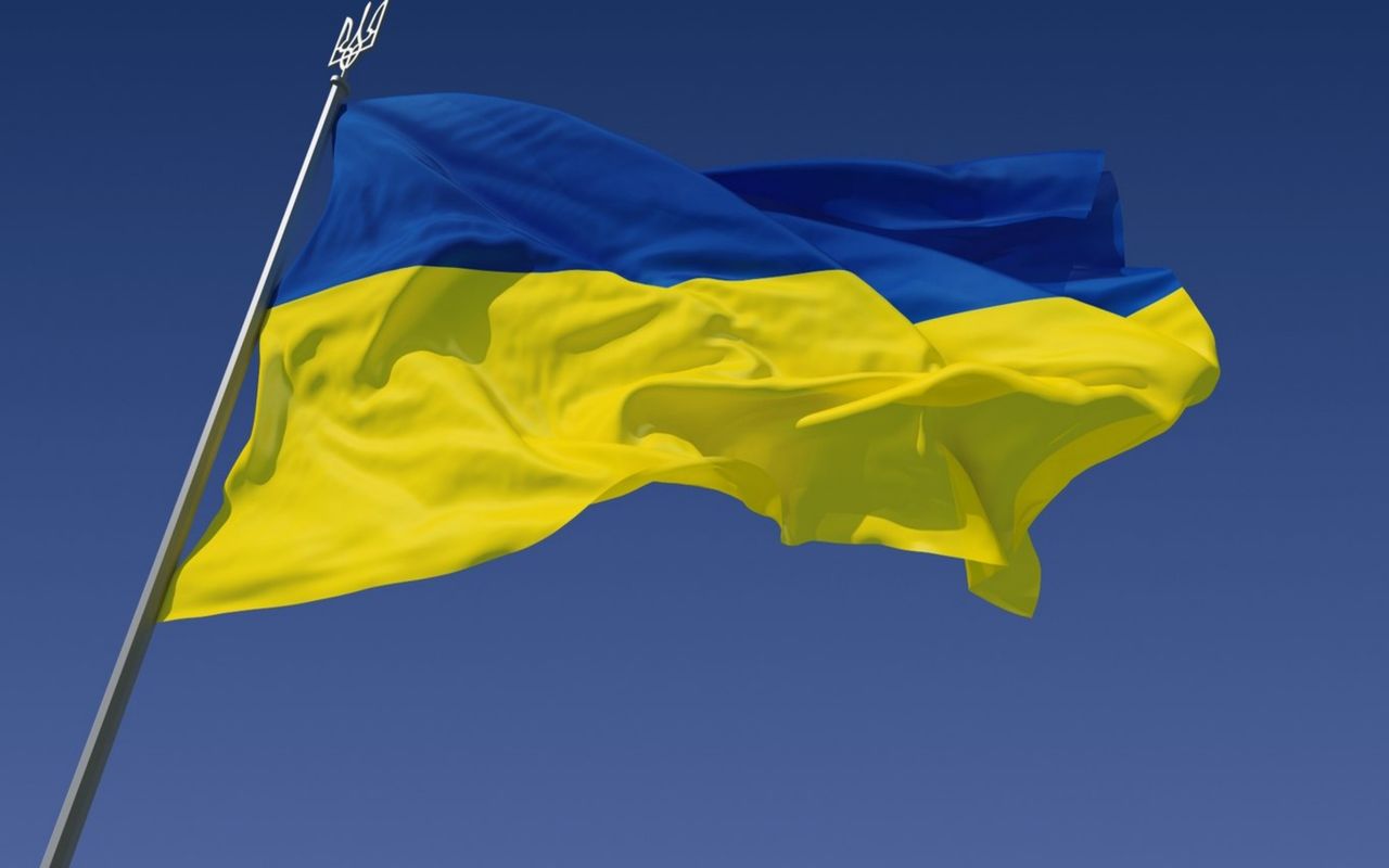 Суть претензий – закон направлен на украинизацию национальных меньшинств и противоречит Европейской хартии региональных языков. 