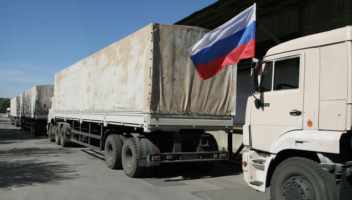 Всего в российском гуманитарном конвое около 100 машин.