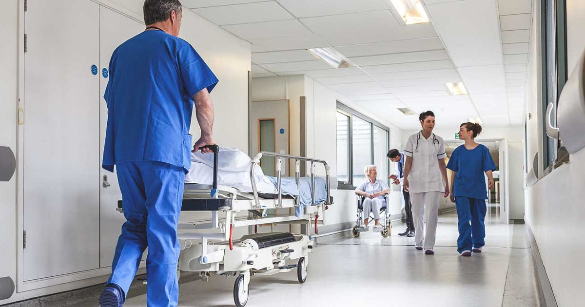 Asistentele medicale: Lucrăm cu toată dăruirea și ne bucurăm când pacienții se simt mai bine.