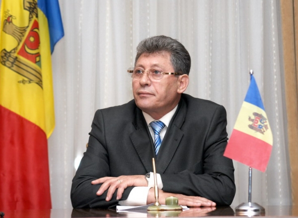 Liberalul a mai dat asigurari ca in cazul in care dupa alegeri PL va obtine functia de premier, in functie va fi inaintat nepotul sau.