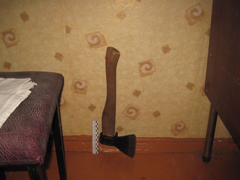 Femeia de 47 de ani este reţinută şi riscă până la 20 de ani de puşcărie.
