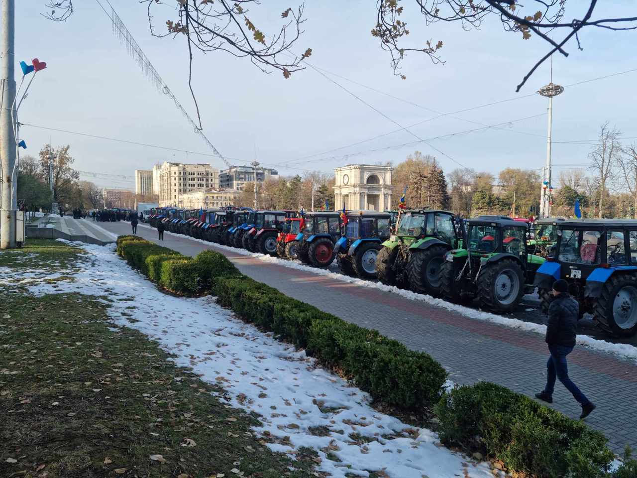Фермеры предупредили о масштабных протестах с применением сельхозтехники.