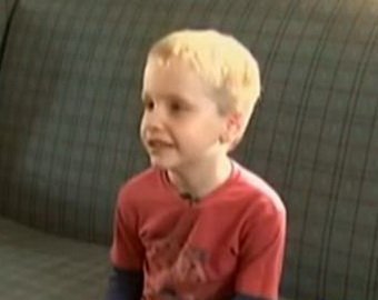 6-летнего Хантера Йелтона из города Кэнон-Сити угораздило поцеловать в щеку соседку по парте.