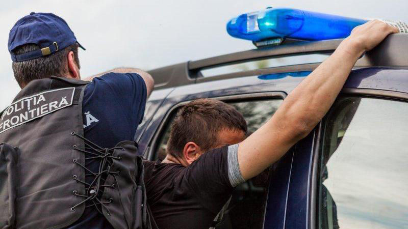 Гражданин Латвии, разыскиваемый Интерполом, задержан на границе.