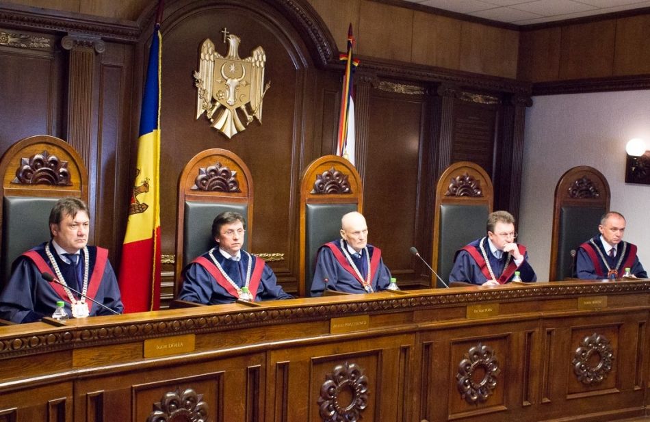 Суд постановил, что отсутствие положения о максимальной продолжительности подписки о невыезде является неконституционным. Фото: moldova.org.