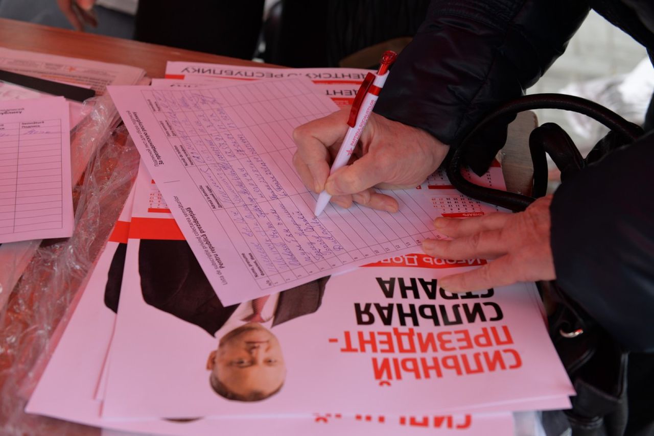 PSRM-ul se laudă cu 700 de mii de semnături în favoarea lui Igor Dodon