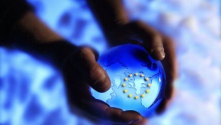 În cazul Ungariei, este vorba despre o controversată lege privind libertatea presei, trecută prin Parlament de către premierul Viktor Orban.