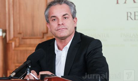 O nouă fază a „terapiei de şoc” în politica moldovenească; Plahotniuc ţinteşte din nou fotoliul de premier.
