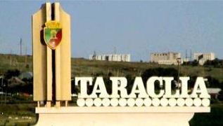 Преподавание болгарского языка, а также Истории и культуры болгарского народа ведется в 13 школах Тараклийского района.