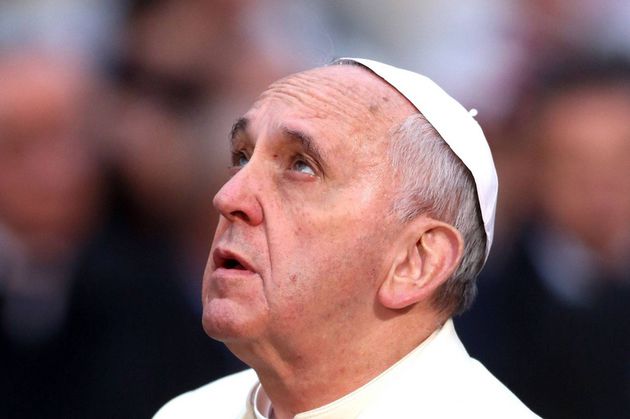 Papa Francisc a cerut duminică abolirea pedepsei cu moartea în întreaga lume, evocând porunca "să nu ucizi", care are aceeaşi valoare pentru cel vinovat şi pentru cel nevinovat.
