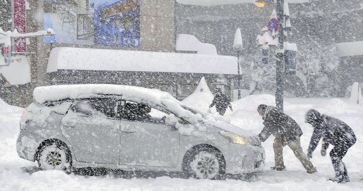 Apocalipsă de zăpadă în Japonia: Hokkaido se confruntă cu cea mai puternică ninsoare din istorie.