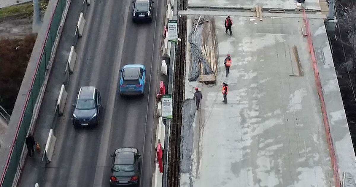 Ремонт моста на улице Михая Витязул продлится до середины лета.