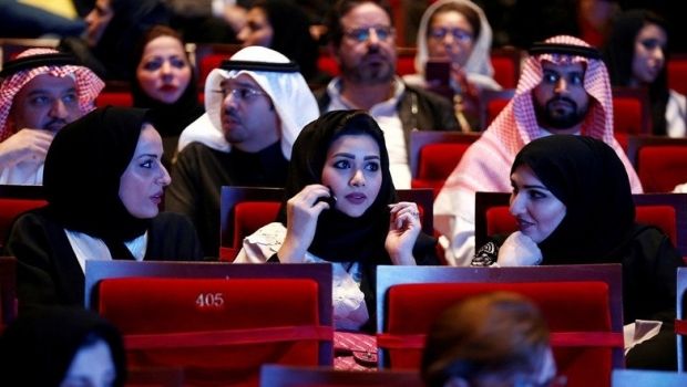 Arabia Saudită elimină încă o interdicţie. După 35 de ani, cinematografele vor fi redeschise.