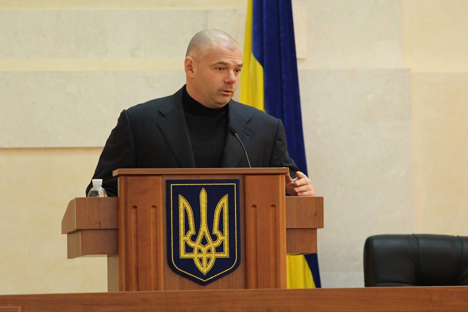 Президент его уволил без объяснения причин, он не писал заявления на увольнение.  Фото: mayak.org.ua