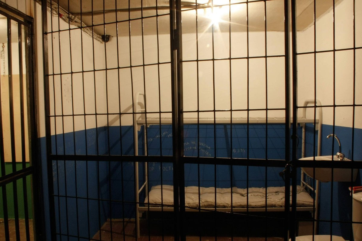 Un bărbat, condamnat la șase ani de închisoare pentru agresiune sexuală: O fată de 15 ani l-a urmărit singură.