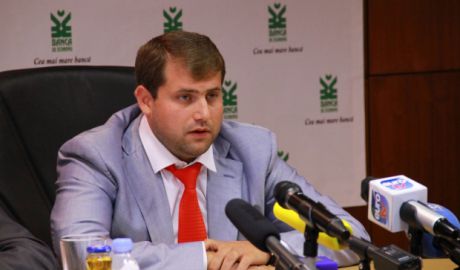 Недавно в местной избирательной комиссии уполномоченное лицо Илана Шора отозвало заявку.