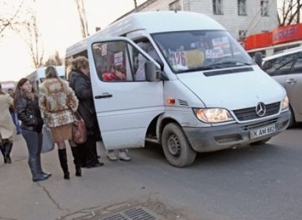 В ведомстве считают, что пока штраф не является эффективной мерой в борьбе с неучтенным потоком пассажиров, потому что ежедневный доход намного превышает размер штрафа. 