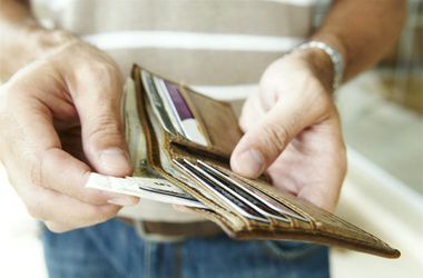 Решение вступит в силу 1 мая 2016 года.