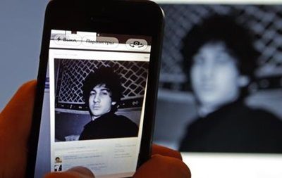 Царнаева обвиняют в организации взрывов на Бостонском марафоне в 2013 году.