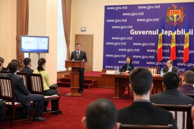 „Este un prim pas spre e-Achiziții, platformă prin care cetățenii vor identifica uşor orice informaţie despre achiziţiile din Republica Moldova”, a precizat Prim-ministrul.