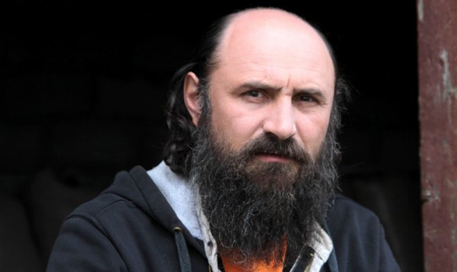 E autorul a două scurtmetraje şi a numeroase montări teatrale