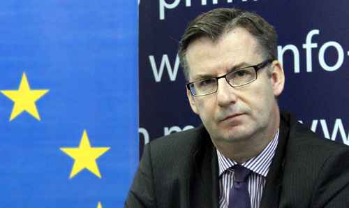 Dacă politicienii nu dau exemplu bun, ce aştepţi de la oameni? Foto:http://cenusadi.wordpress.com