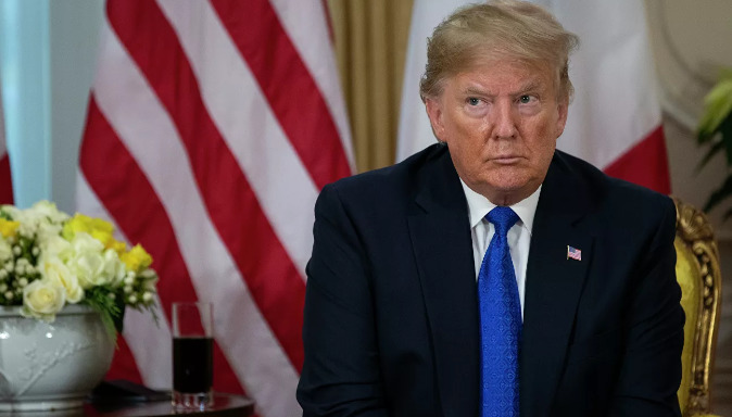 В США утвердил статьи импичмента Трампу.