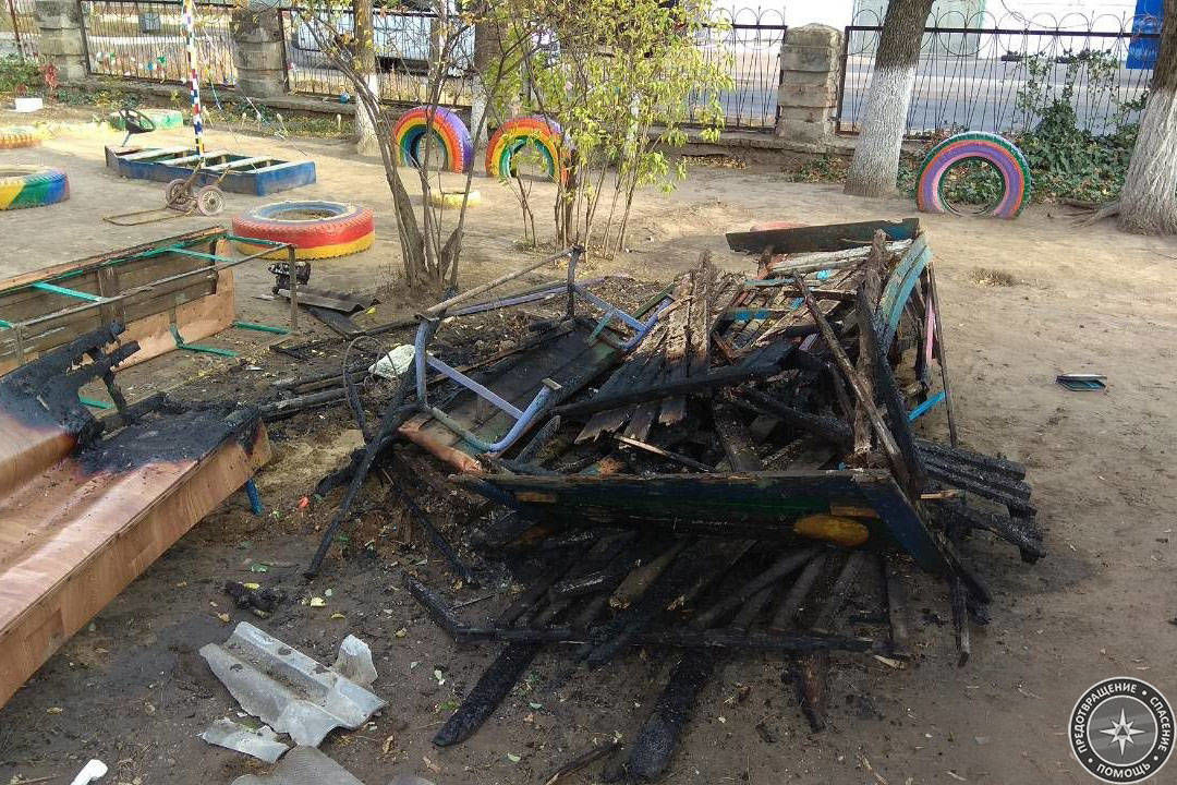 Во дворе одного из тираспольских детсадов случился пожар.