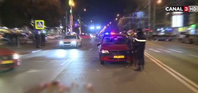 После аварии пешехода доставили в больницу скорой помощи.