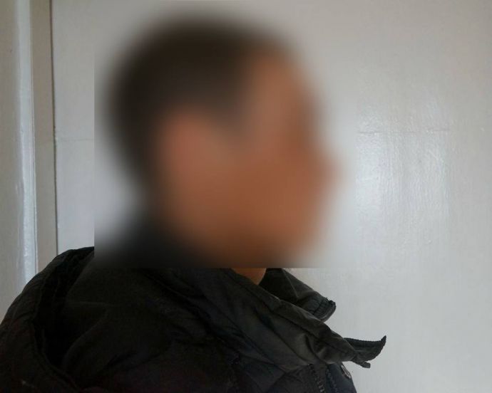 Un minor în vârstă de 17 ani, domiciliat în oraşul Sângerei, este documentat de oamenii legii pentru că a sunat la poliţie şi a anunţat despre o alarmă falsă cu bombă.